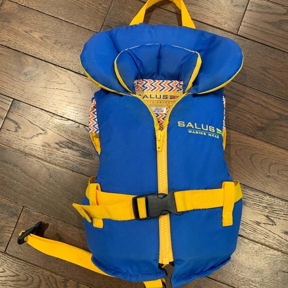 Salus kids life jacket size 20-30lbs